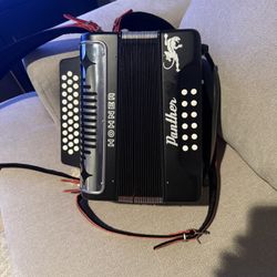 HOHNER PANTHER ACCORDION