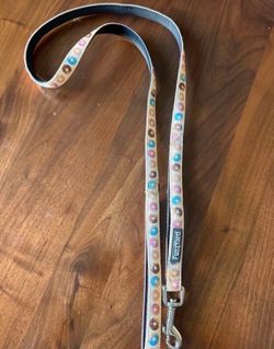FuzzYard Doughnut Pet Leash 4ft long used only once!!!