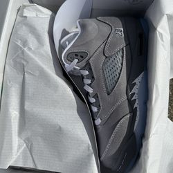 Grade school Jordan 5 retro wolf grey 5.5Y , 6.5Y , 7Y