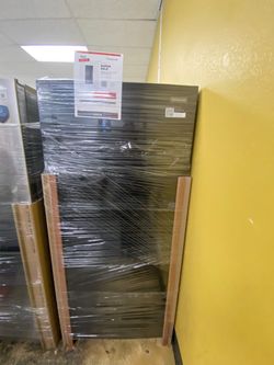 Frigidaire FRTE1814AB Refrigerator
