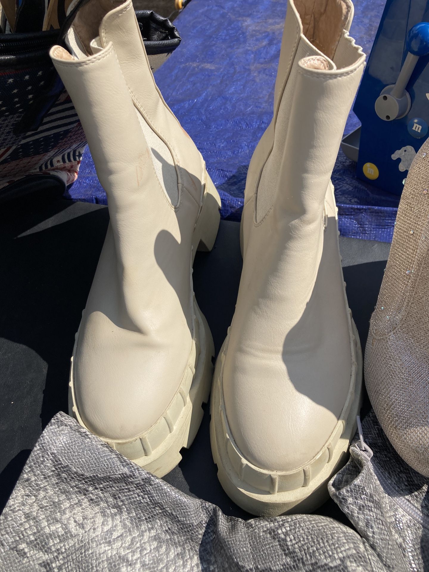 Women’s Size 7 Boots