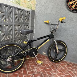 Gt bump clean mid school bmx bike ready to ride 