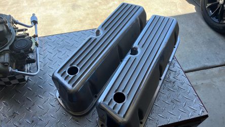 Ford small block valve covers