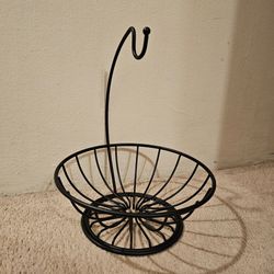 Fruit bowl with banana hook