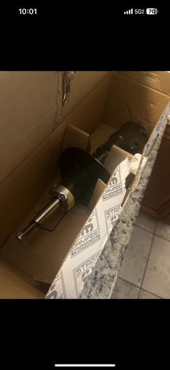 2007 Toyota Yaris Struts x2