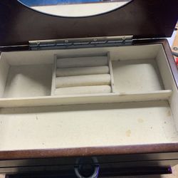 Vintage Wood Jewlery Box
