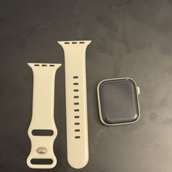 Apple Watch SE – Good Condition – Includes Band & Charger