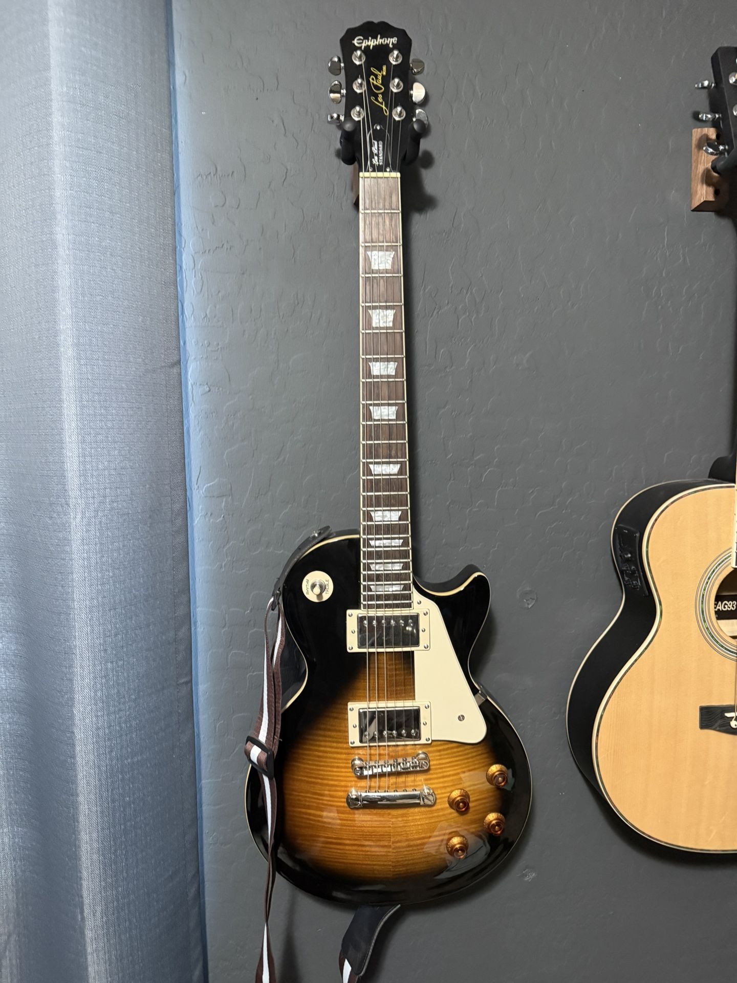 Epiphone Les Paul Standard w/ Amp and Cable