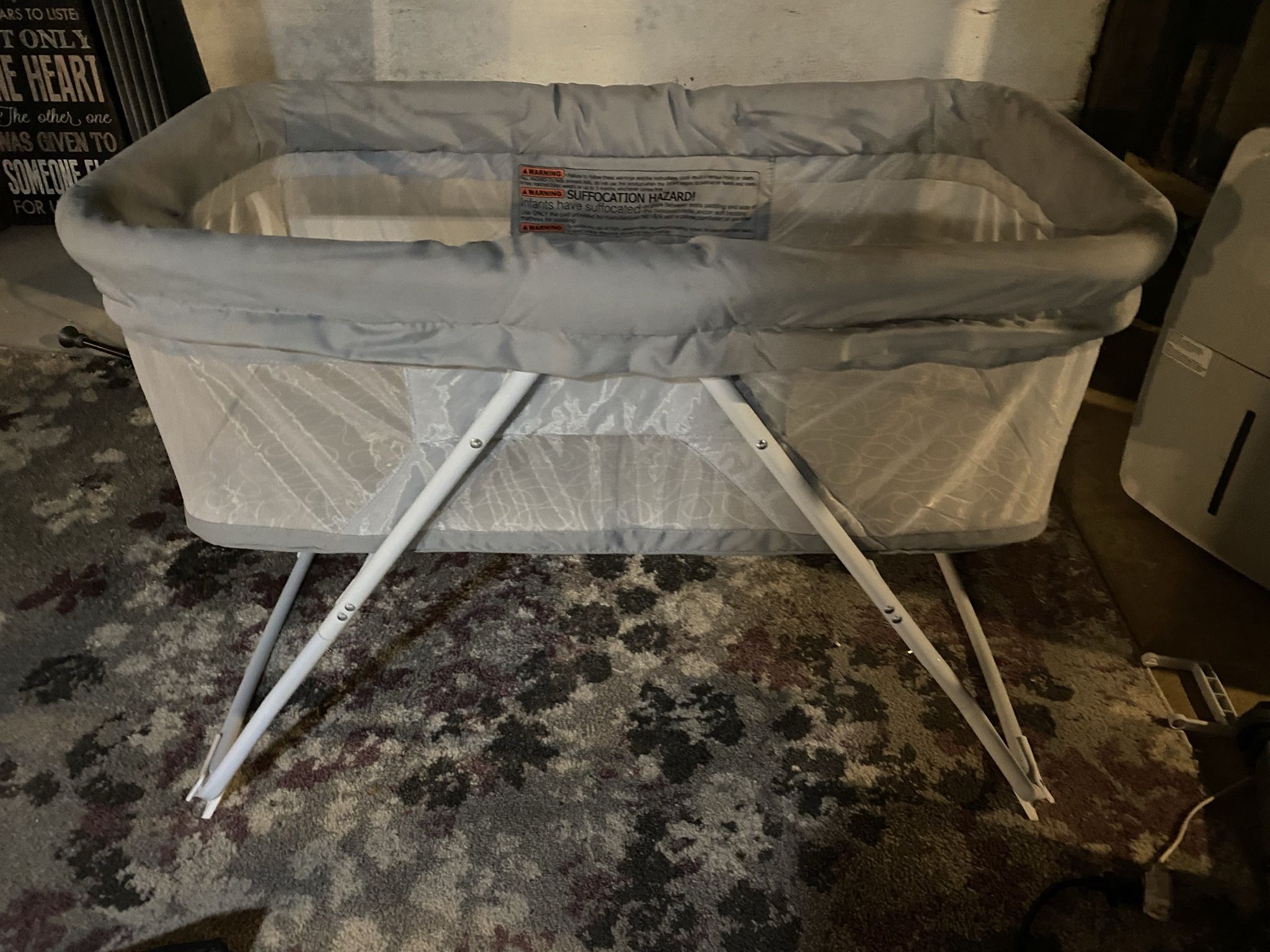 Like New Bassinet