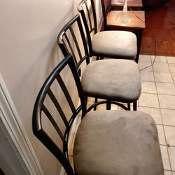 3 Chairs 