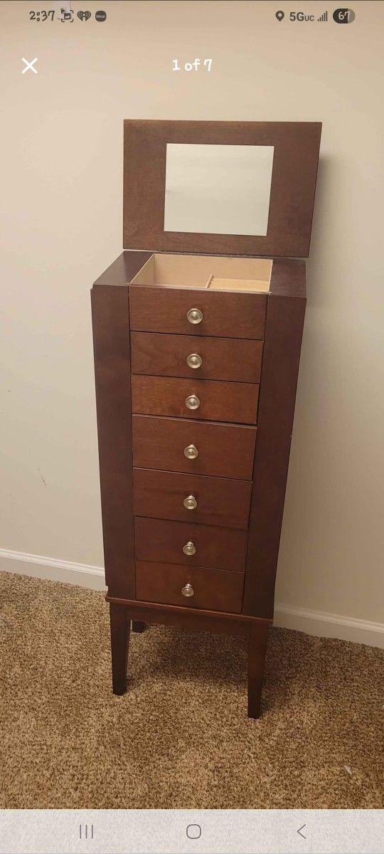 Standing Jewelry Box