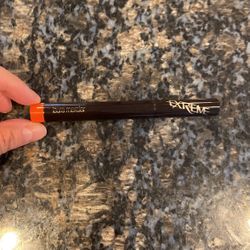 LAURA MERCIER EXTREME ON POINT