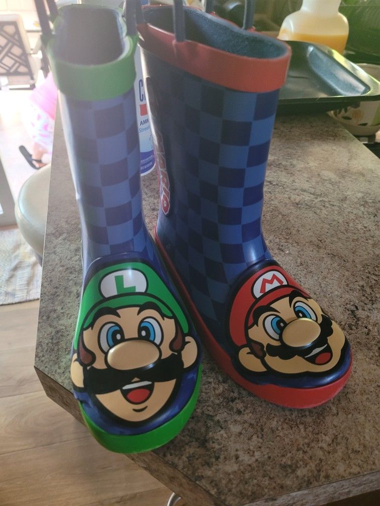 Mario Boots