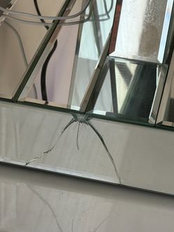 Decorative Wall Mirror with Cracked Glass