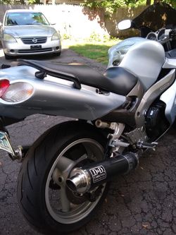 Kawasaki ZZR 1200 04