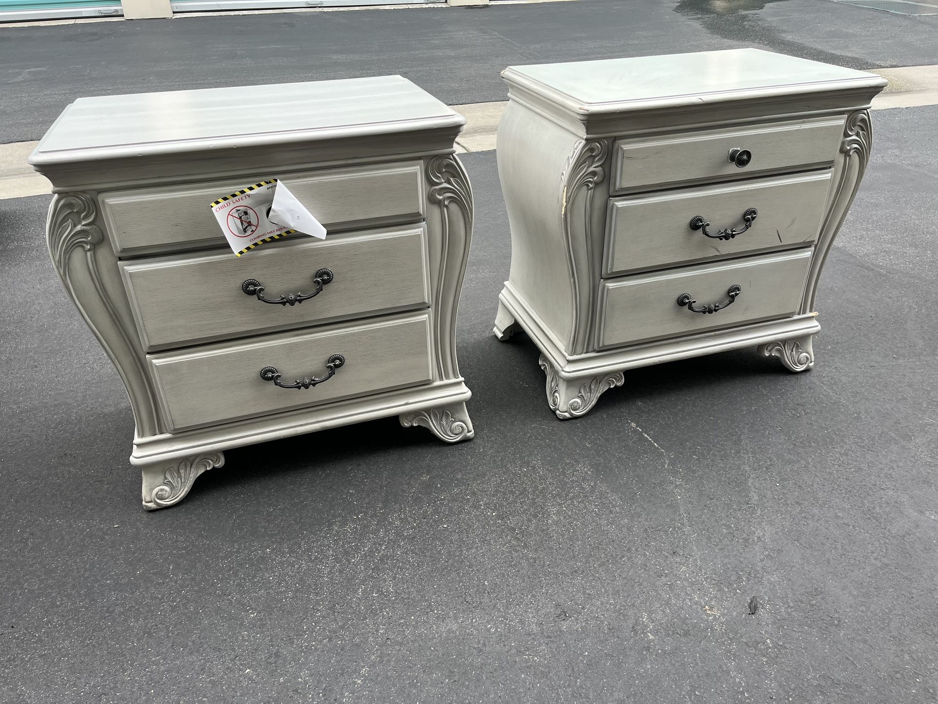 Pair of Nightstands (2pc.)