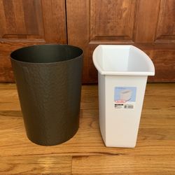 Selling 2 Trashcans