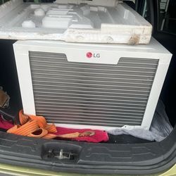 AC Unit 220 plug 18000 btu’s