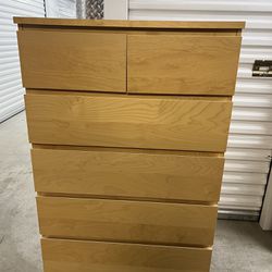 Like New Ikea Dresser / Delivery Available 