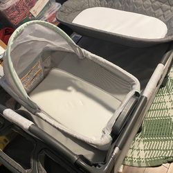 Graco Pack N Play W Changing Table And Bassinet