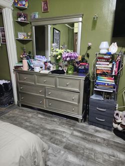 7 dresser drawer in gray with mirror