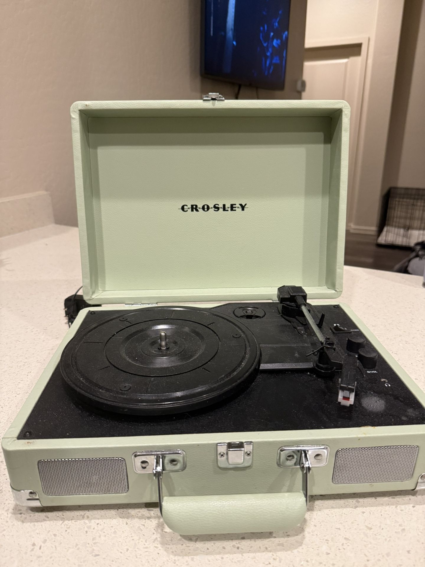 Crosley Record Player/ Bluetooth Speaker