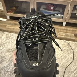 black balenciaga tracks