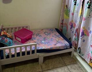 Toddler bed