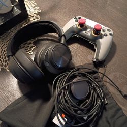 PS5 Controller And Headset 