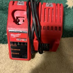 Milwaukee M18 and M12 Battery Charger