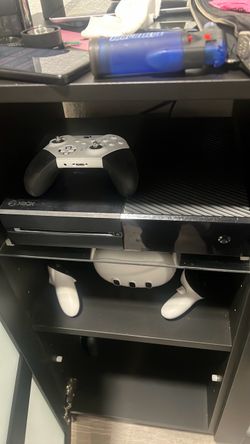 <USED=GREAT> Xbox One | 500 GB | Controller | 3 Games