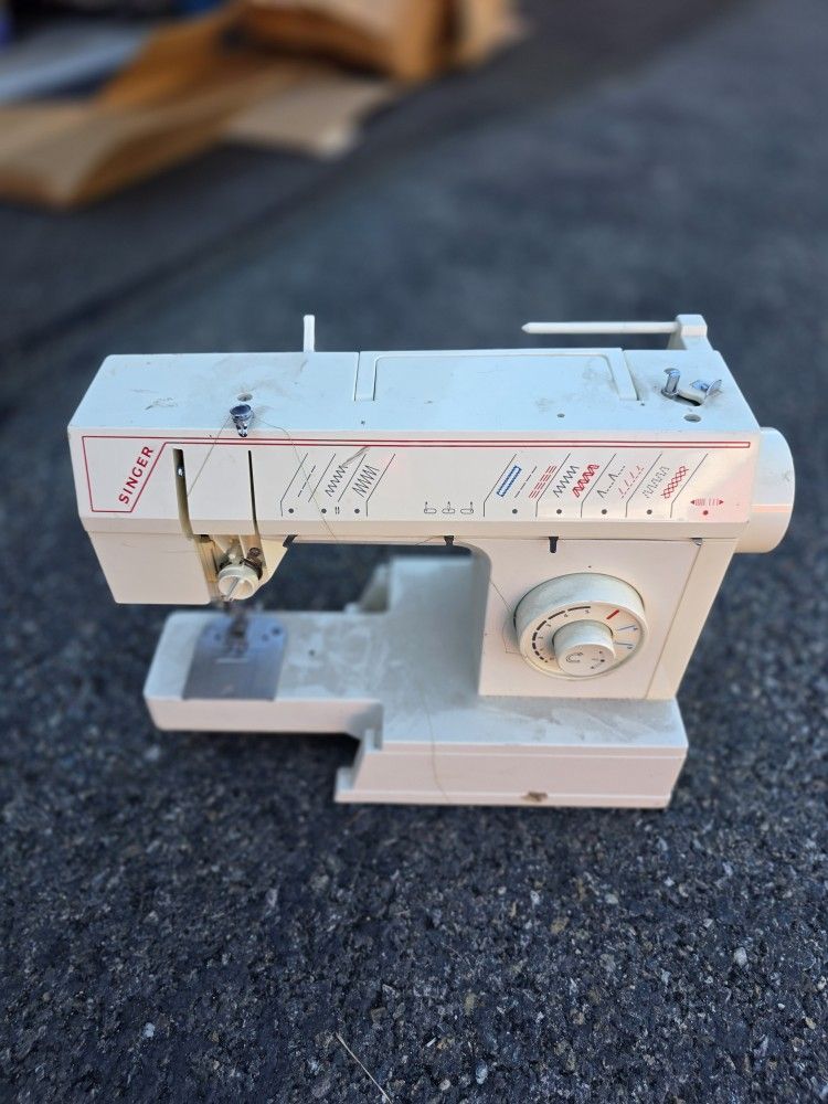 Singer 5805 C Electric Sewing Machine