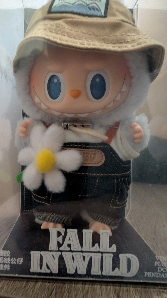 Popmart The Monsters Fall In Wild Plush Doll Pendant Labubu