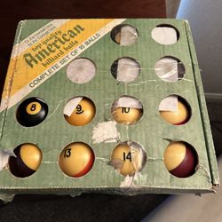 Vintage American Set Pool Balls