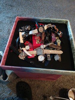 50 Vintage Watches - Swatch, Timex, Waltham,, Batman etc