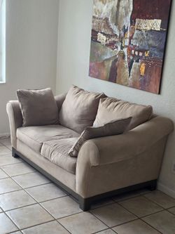 Loveseat in excellent condition