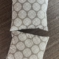 Throw Pillows 