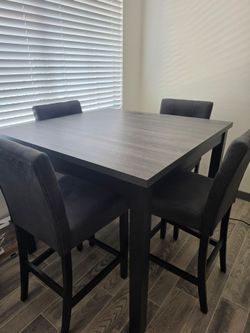 Ashley Dinning Room Table + 4 Chairs