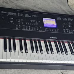DGX-660 Yamaha Piano. Used.