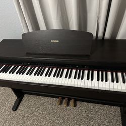 Yamaha Arius Digital Piano (YDP-121)