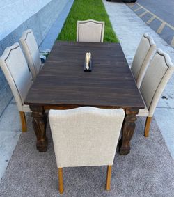 Dining room set w 6 chairs / comedor madera solida