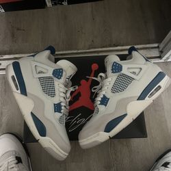 Air Jordan 4 Military Blue 