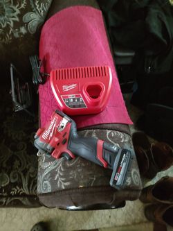 Milwaukee M12 Stuby With 5.0 Battery and Charger