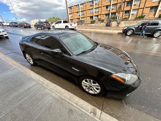 Tiburon 2008 4 cylinder 2.0, 185k millas, a whole bunch of parts brand new, goes with best offer no issues