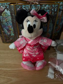 Exclusively Tokyo, Disney, cherry blossom, Minnie mouse keychain