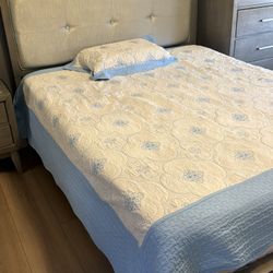 Queen Bedroom Set