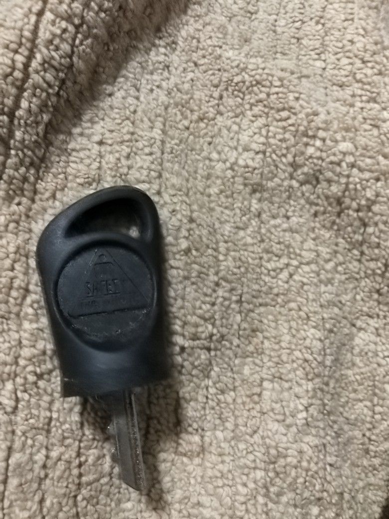 John Deere Key AUC 12681