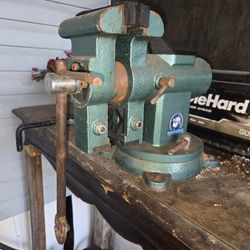 Antique Multi-position 5-in Bulldog Bench Vise Grip