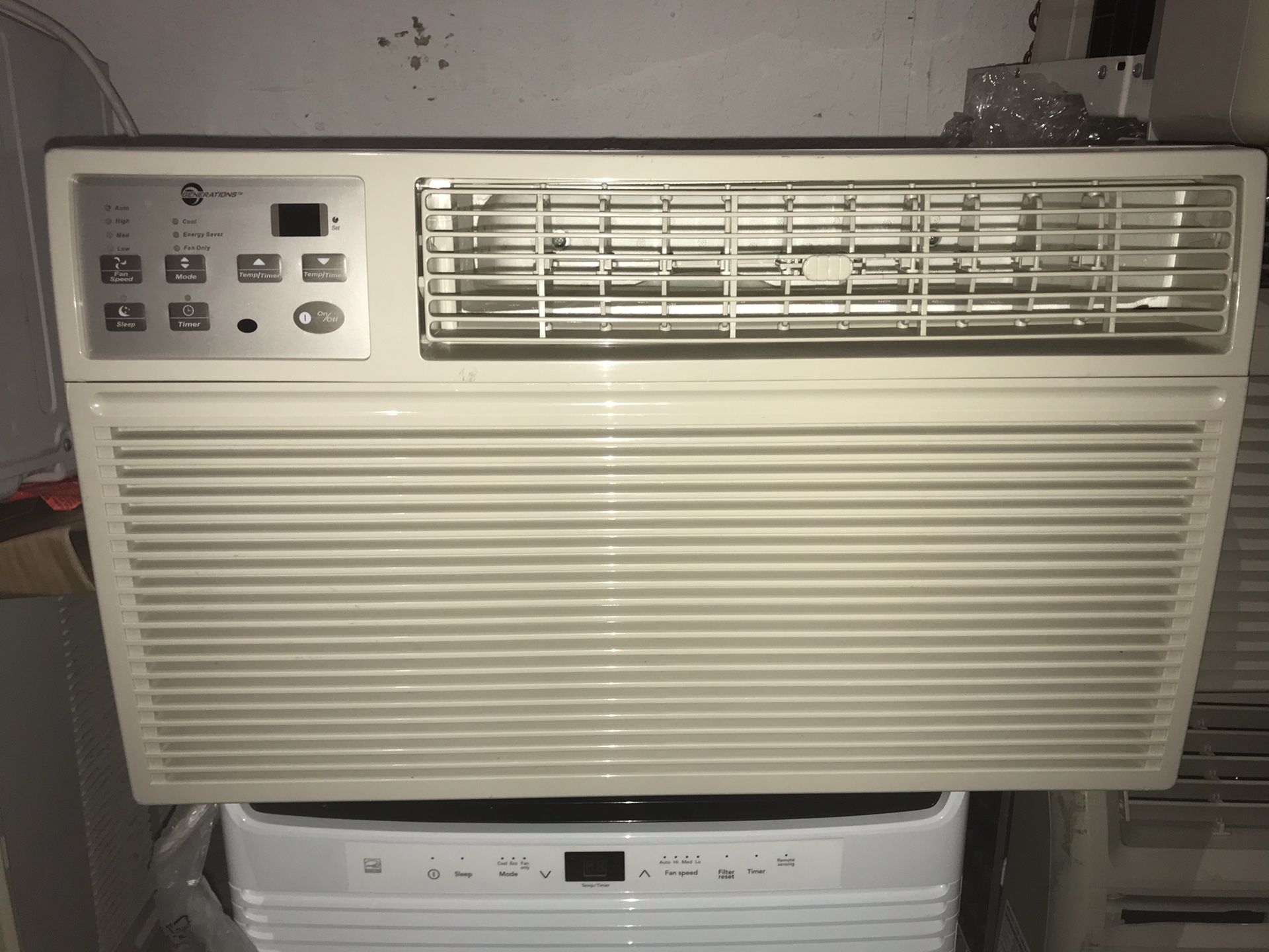 Air conditioner wall/ window unit 14,000 BTU