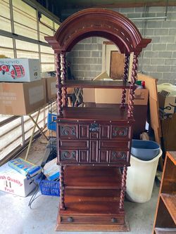 Cabinet with shelves